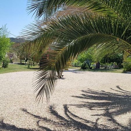 Saint-Julien-de-Peyrolas Mas Des Gardies المظهر الخارجي الصورة