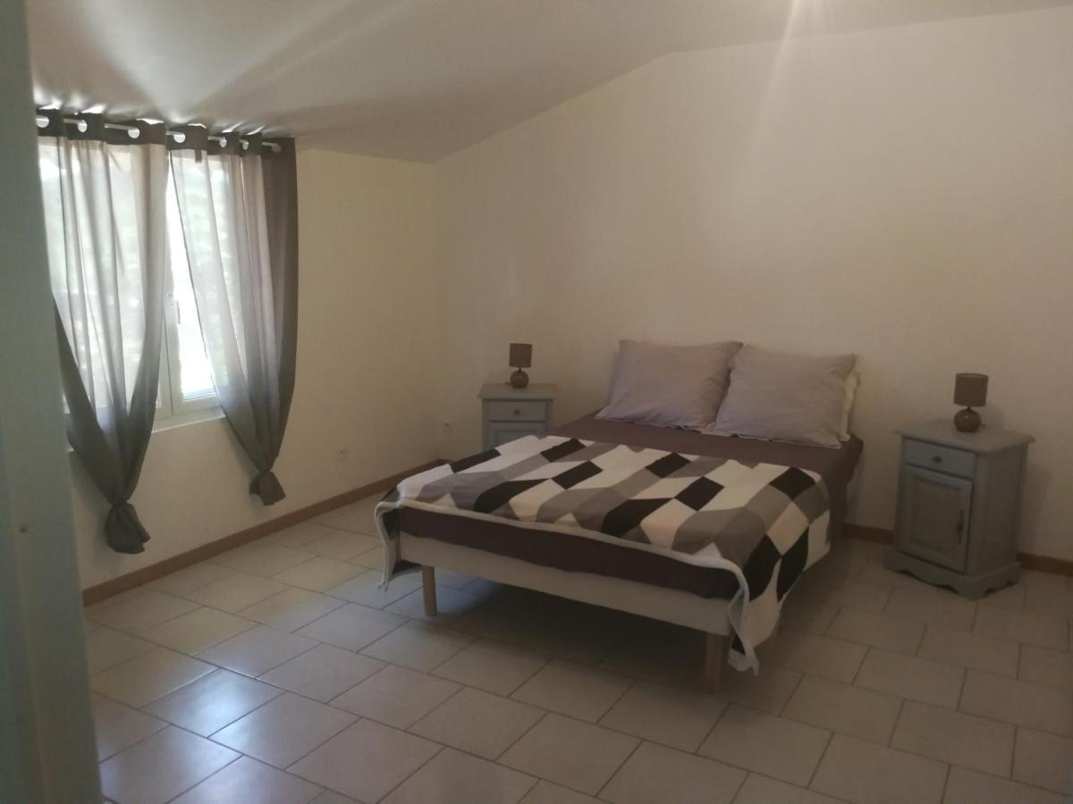 Saint-Julien-de-Peyrolas Mas Des Gardies المظهر الخارجي الصورة