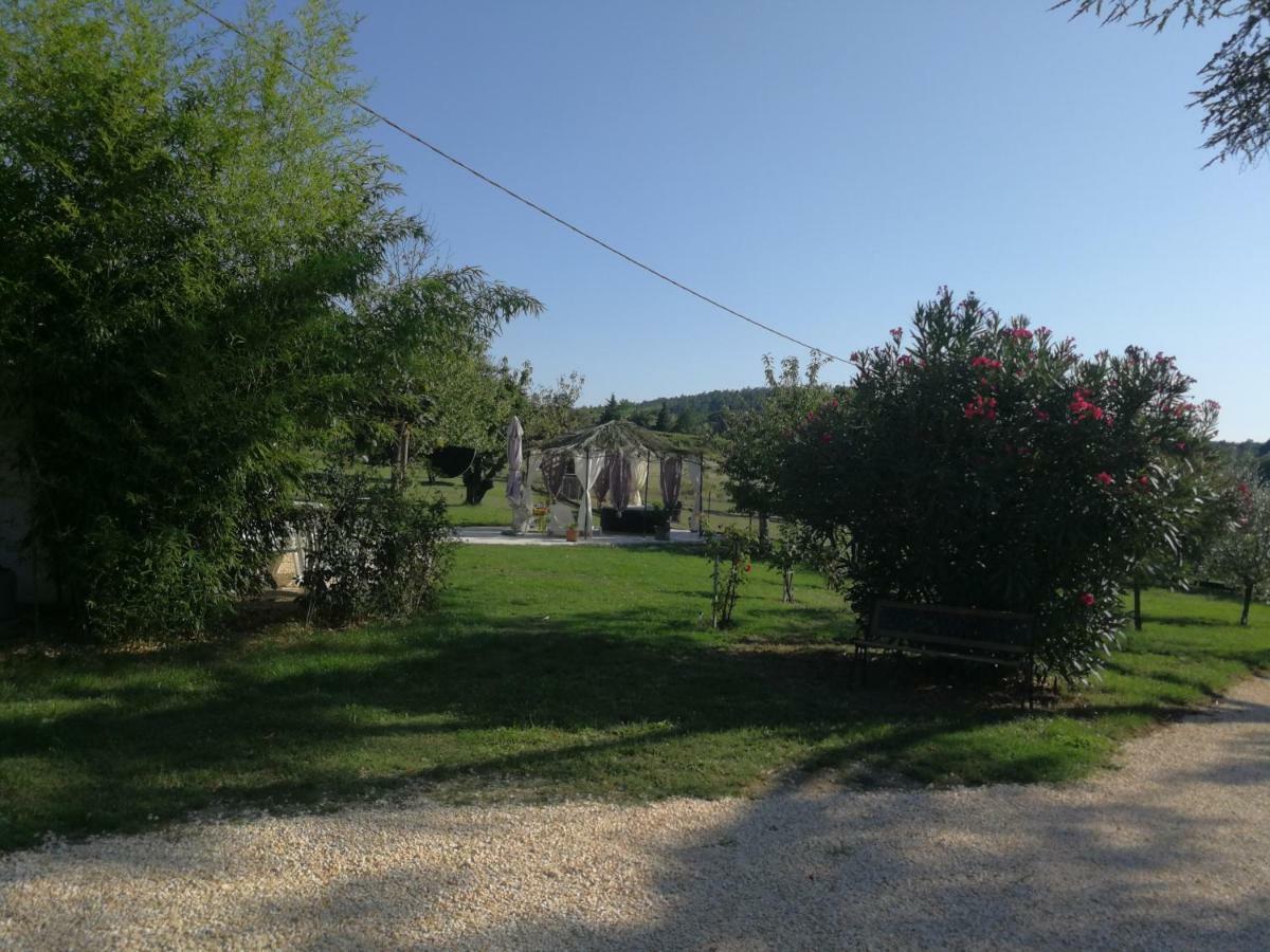 Saint-Julien-de-Peyrolas Mas Des Gardies المظهر الخارجي الصورة